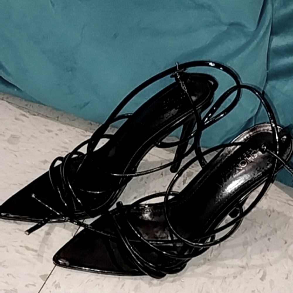 🥰 Hot Black Heels